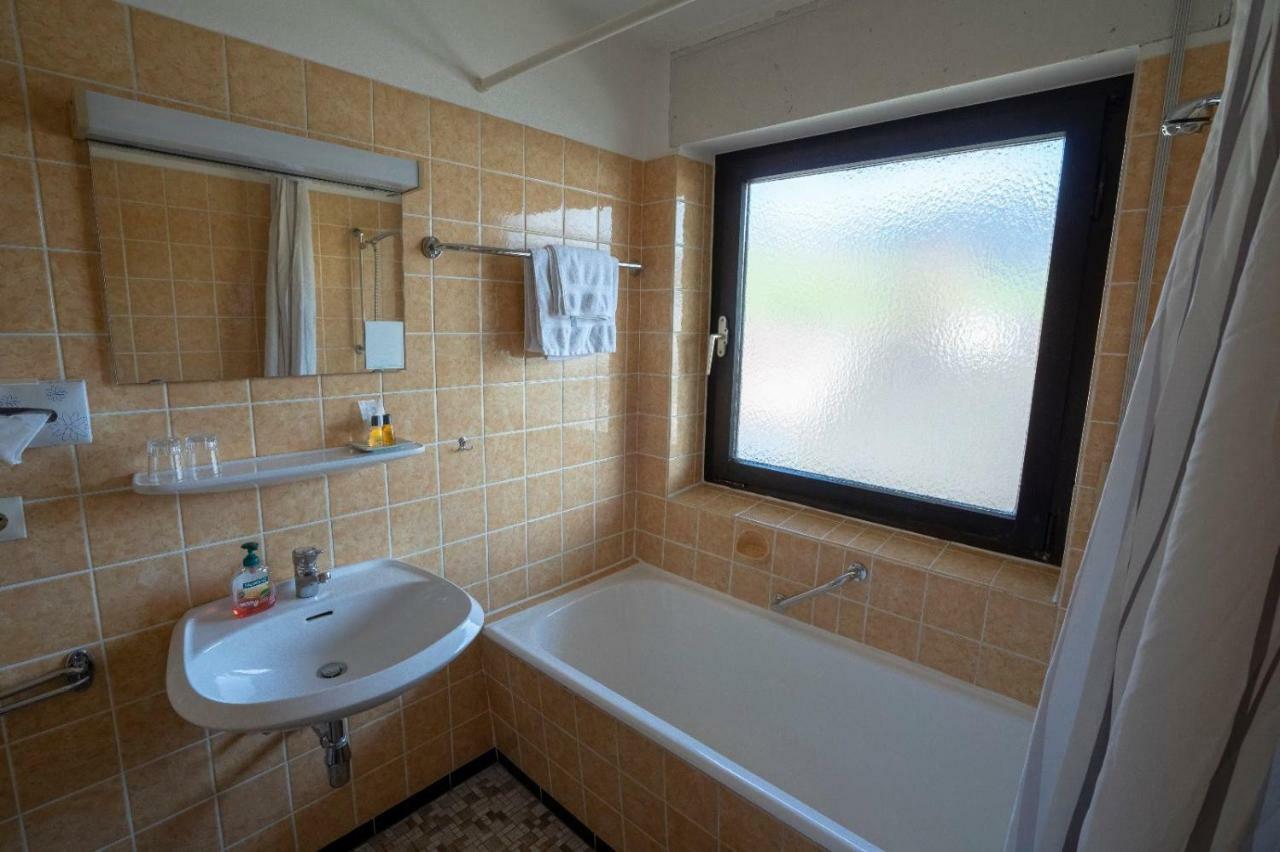 Hotel Roederhof บาเดน-บาเดน ภายนอก รูปภาพ