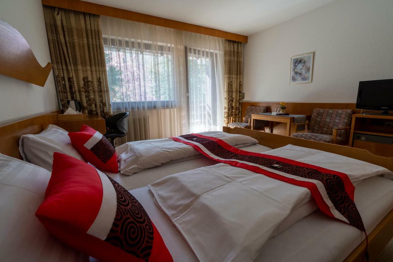 Hotel Roederhof บาเดน-บาเดน ภายนอก รูปภาพ